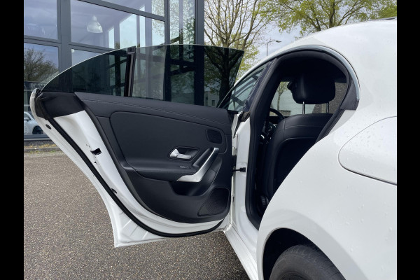Mercedes-Benz CLA-Klasse 180 Business Solution AUT| STOELVERWARMING| SFEERVERLICHTING| ACHTERUITRIJCAMERA| 56.000KM!! | RIJKLAARPRIJS INCL. 12 MND BOVAG GARANTIE