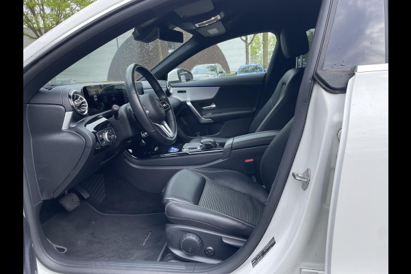 Mercedes-Benz CLA-Klasse 180 Business Solution AUT| STOELVERWARMING| SFEERVERLICHTING| ACHTERUITRIJCAMERA| 56.000KM!! | RIJKLAARPRIJS INCL. 12 MND BOVAG GARANTIE