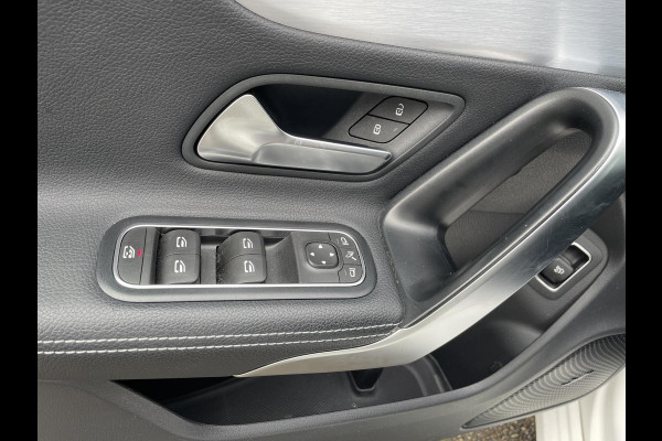 Mercedes-Benz CLA-Klasse 180 Business Solution AUT| STOELVERWARMING| SFEERVERLICHTING| ACHTERUITRIJCAMERA| 56.000KM!! | RIJKLAARPRIJS INCL. 12 MND BOVAG GARANTIE