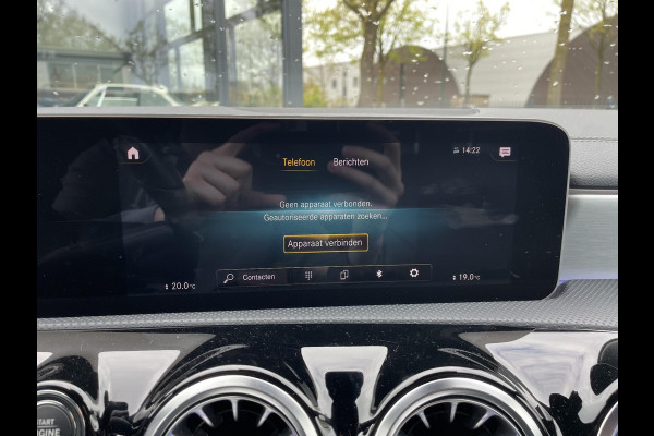 Mercedes-Benz CLA-Klasse 180 Business Solution AUT| STOELVERWARMING| SFEERVERLICHTING| ACHTERUITRIJCAMERA| 56.000KM!! | RIJKLAARPRIJS INCL. 12 MND BOVAG GARANTIE