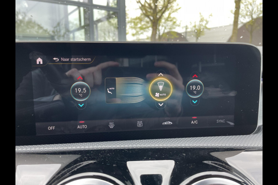 Mercedes-Benz CLA-Klasse 180 Business Solution AUT| STOELVERWARMING| SFEERVERLICHTING| ACHTERUITRIJCAMERA| 56.000KM!! | RIJKLAARPRIJS INCL. 12 MND BOVAG GARANTIE
