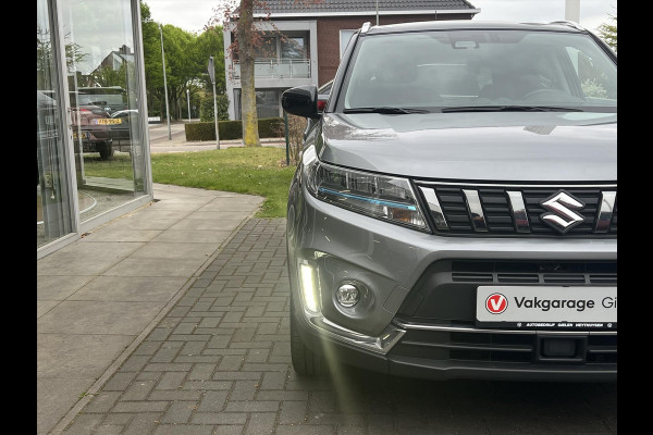 Suzuki Vitara 1.5 Hybrid Automaat Select Bi-Tone | Eerste eigenaar, Trekhaak, Dodehoekherkenning, Stoelverwarming, 17 inch, LED