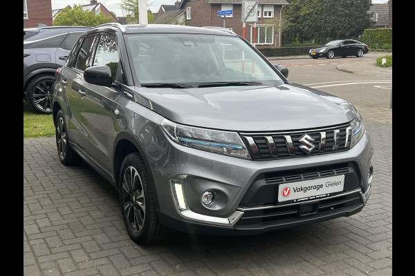 Suzuki Vitara 1.5 Hybrid Automaat Select Bi-Tone | Eerste eigenaar, Trekhaak, Dodehoekherkenning, Stoelverwarming, 17 inch, LED