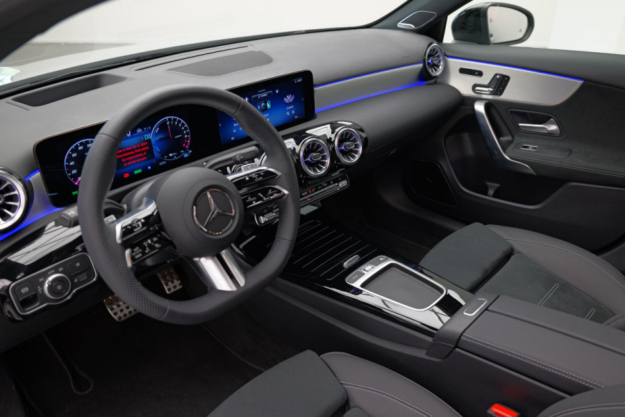 Mercedes-Benz A-Klasse A250e AMG Line |Pano|Memory|Burmester|HUD|