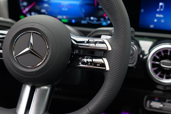 Mercedes-Benz A-Klasse A250e AMG Line |Pano|Memory|Burmester|HUD|