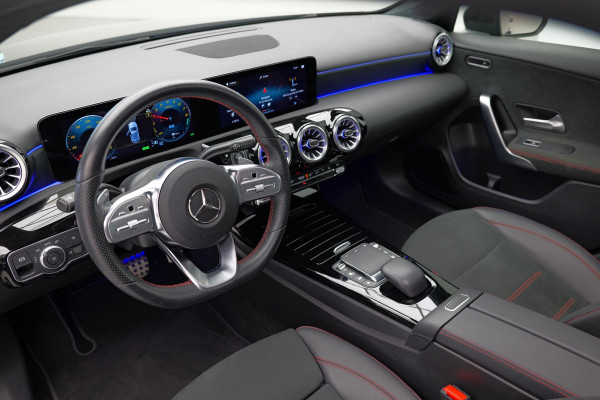 Mercedes-Benz A-Klasse A250e AMG Line |Pano|Ambient|Camera|