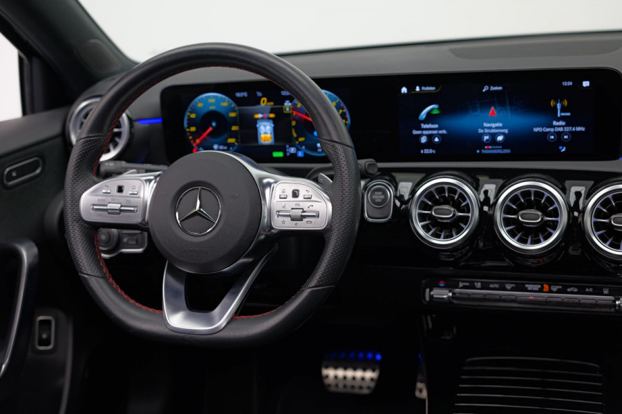 Mercedes-Benz A-Klasse A250e AMG Line |Pano|Ambient|Camera|