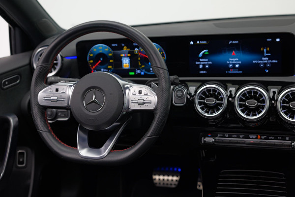 Mercedes-Benz A-Klasse A250e AMG Line |Pano|Ambient|Camera|