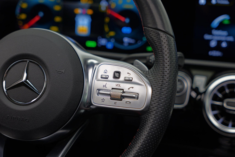 Mercedes-Benz A-Klasse A250e AMG Line |Pano|Ambient|Camera|