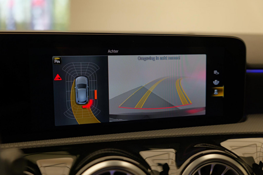 Mercedes-Benz A-Klasse A250e AMG Line |Pano|Ambient|Camera|