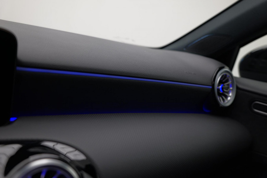 Mercedes-Benz A-Klasse A250e AMG Line |Pano|Ambient|Camera|