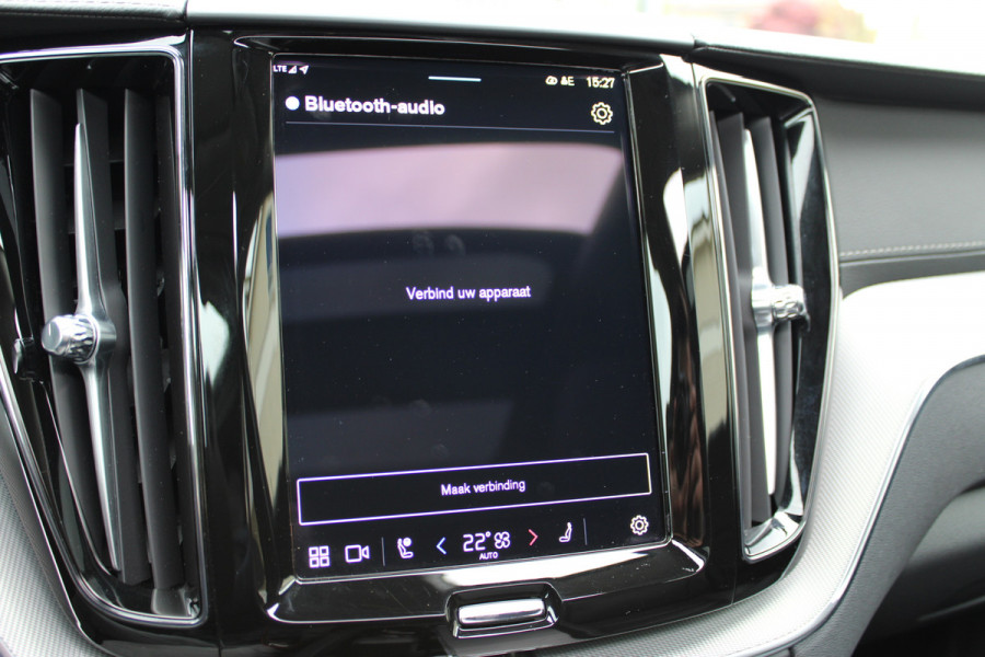 Volvo XC60 2.0 T8 Plug-in hybrid AWD Ultra Dark | Head-Up | Panoramadak | Leder | H&K | BLIS