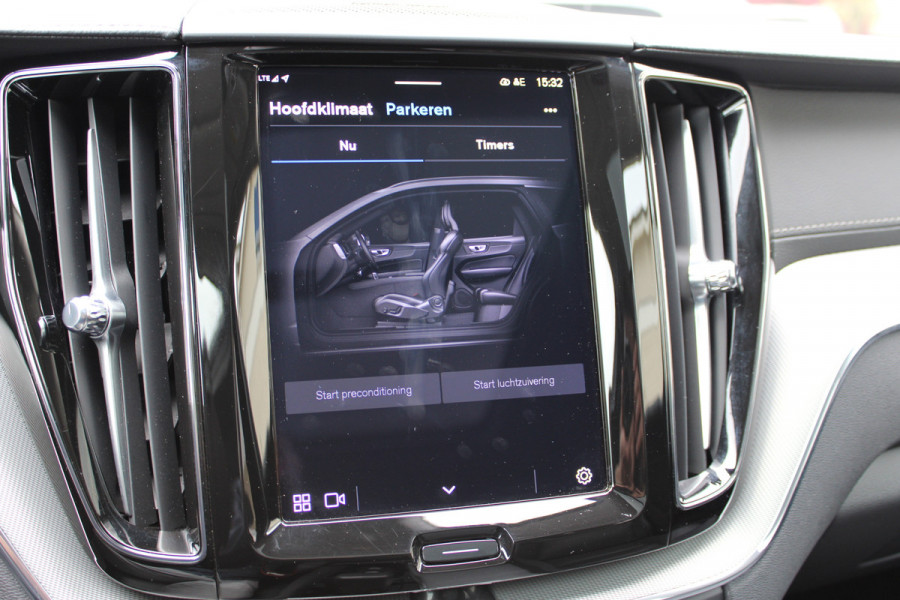 Volvo XC60 2.0 T8 Plug-in hybrid AWD Ultra Dark | Head-Up | Panoramadak | Leder | H&K | BLIS