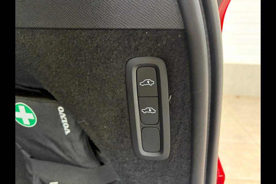 Volvo XC90 T8 Aut. R-Design ACC Luchtvering Leder Parkeercamera 390pk