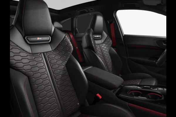 Audi RS5 Avant e-hybrid 470 kW / 639 pk | Audi Sportpakket | Optiekpakket carbon | RS keramische remmen rood | Panorama-glasdak |