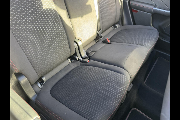 Ford Kuga 2.5 PHEV ST-Line 243pk | Nieuw Model! | Wegklapbare trekhaak | Winter Pack | 2.100kg Trekgewicht