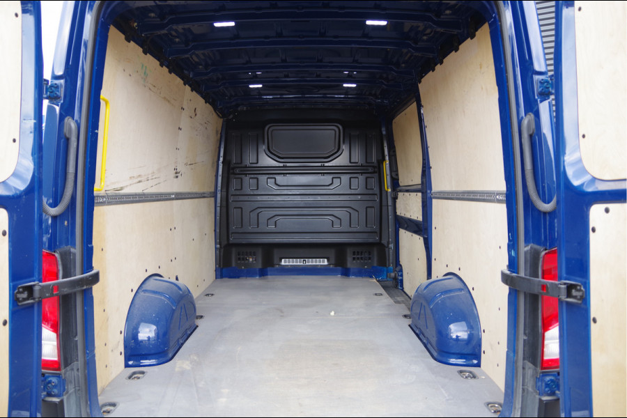 Volkswagen Crafter 35 2.0 TDI L3H2(L2H1) 3-ZITS, 140PK AUT. STANDKACHEL, GEV. ERGO COMFORT STOEL, CRUISE, NAVI, AIRCO