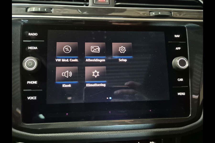 Volkswagen Tiguan 1.5 TSI ACT Highline Business R | Navi | Clima | Pano | Camera |