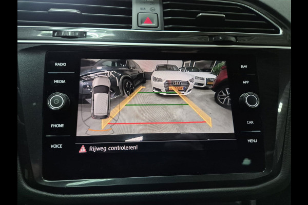 Volkswagen Tiguan 1.5 TSI ACT Highline Business R | Navi | Clima | Pano | Camera |