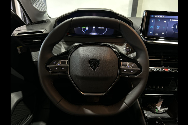 Peugeot e-208 EV Allure 50 kWh Warmtepomp | 3-fase lader | Apple carplay | SOH 99,9%