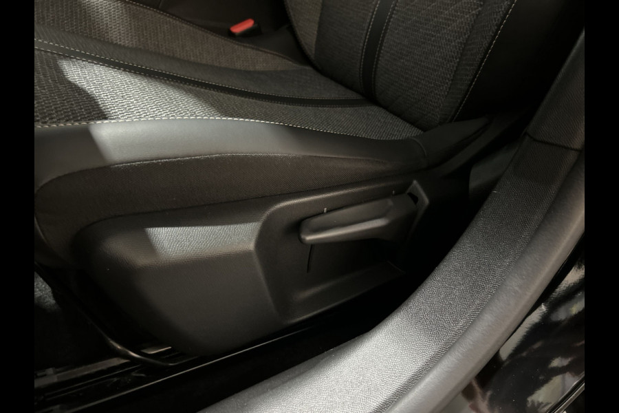 Peugeot e-208 EV Allure 50 kWh Warmtepomp | 3-fase lader | navigatie | achteruitrijcamera | SOH 99%