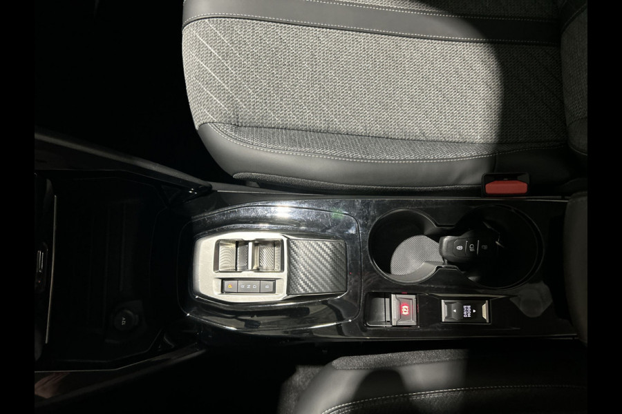 Peugeot e-208 EV Allure 50 kWh Warmtepomp | 3-fase lader | navigatie | achteruitrijcamera | SOH 99%
