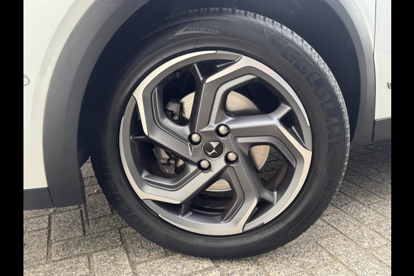 DS DS 3 Crossback 1.2 PT 130 EAT8 Grand Chic | Lederen interieur | Zeer compleet | Prijs is rijklaar