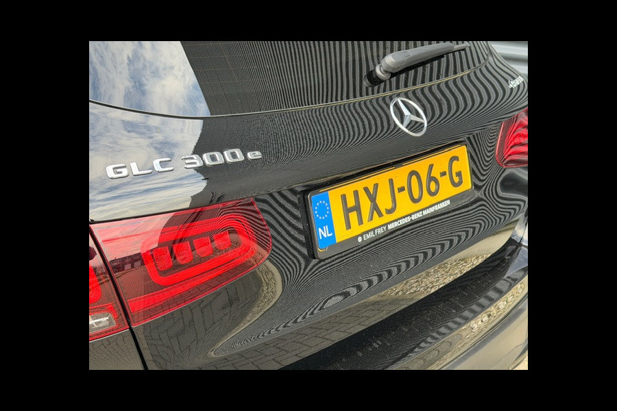 Mercedes-Benz GLC 300e | AMG / PANO / VOL!