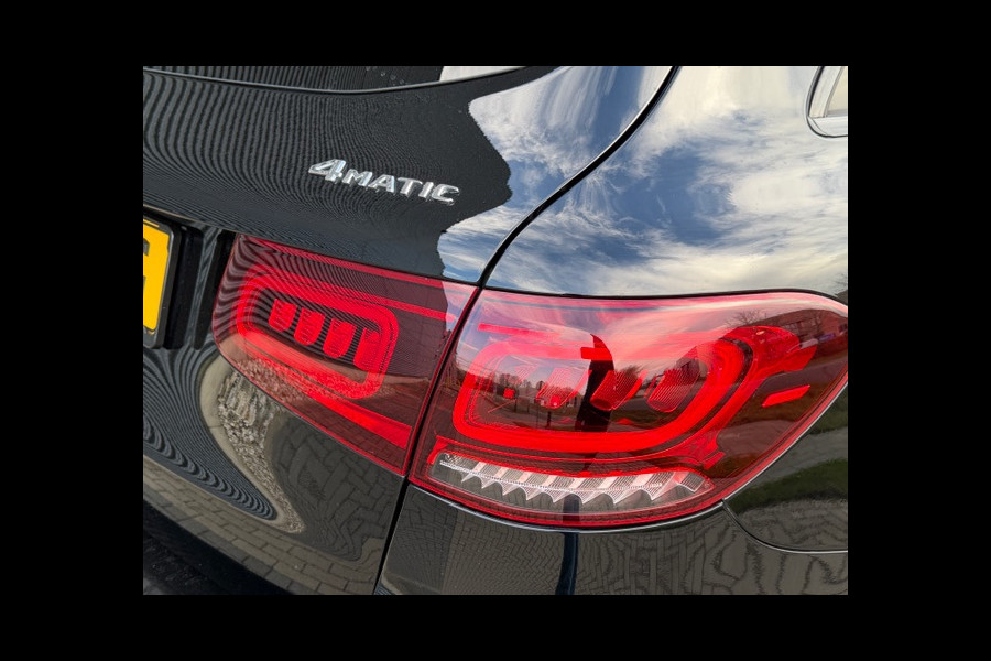 Mercedes-Benz GLC 300e | AMG / PANO / VOL!
