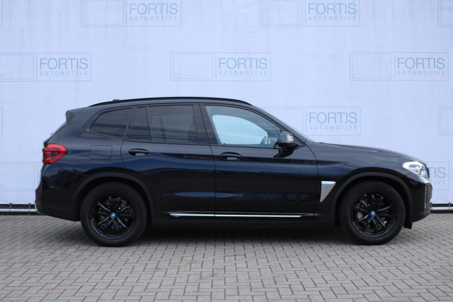 BMW iX3 Executive 80 kWh NL-AUTO SHADOW LINE | PANODAK | LEDER