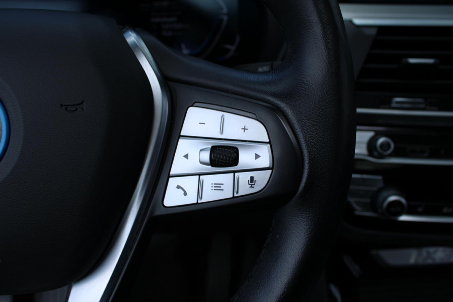 BMW iX3 Executive 80 kWh NL-AUTO SHADOW LINE | PANODAK | LEDER