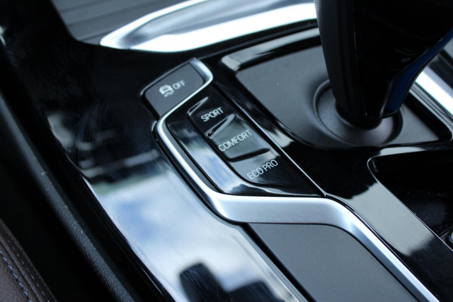 BMW iX3 Executive 80 kWh NL-AUTO SHADOW LINE | PANODAK | LEDER