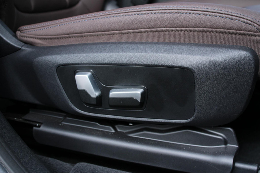 BMW iX3 Executive 80 kWh NL-AUTO SHADOW LINE | PANODAK | LEDER