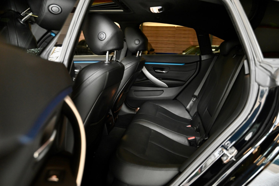 BMW 4 Serie Gran Coupé 420i M-Sport - Active Cruise Control - Schuifdak - Keyless Entry - HUD - Adaptieve LED Koplampen -