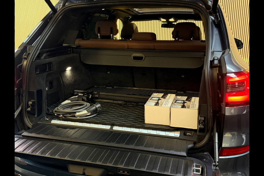 BMW X5 XDrive45e High Executive M-SPORT|PANO|HuD|H&K|360CAM|KEYLESS|TREKHAAK|AUTOPILOT|DEALER ONDERHOUDEN|SFEERVERLICHTING|VOL!