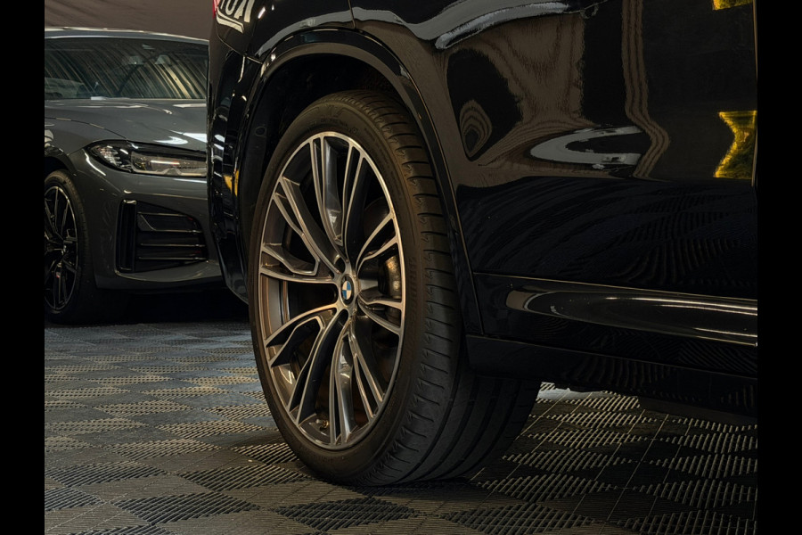 BMW X3 XDrive30e High Executive M-SPORT|PANO|HuD|LASER|KEYLESS|CARPLAY|SFEERVERLICHTING|LANE ASSIST|PLUG IN HYBRIDE|292PK|VOL!