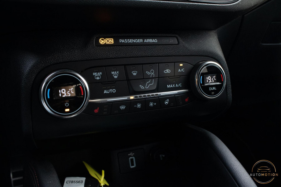 Ford Focus 1.0 EcoBoost ST-Line Camera Keyless Stoelverwarming Carplay Led