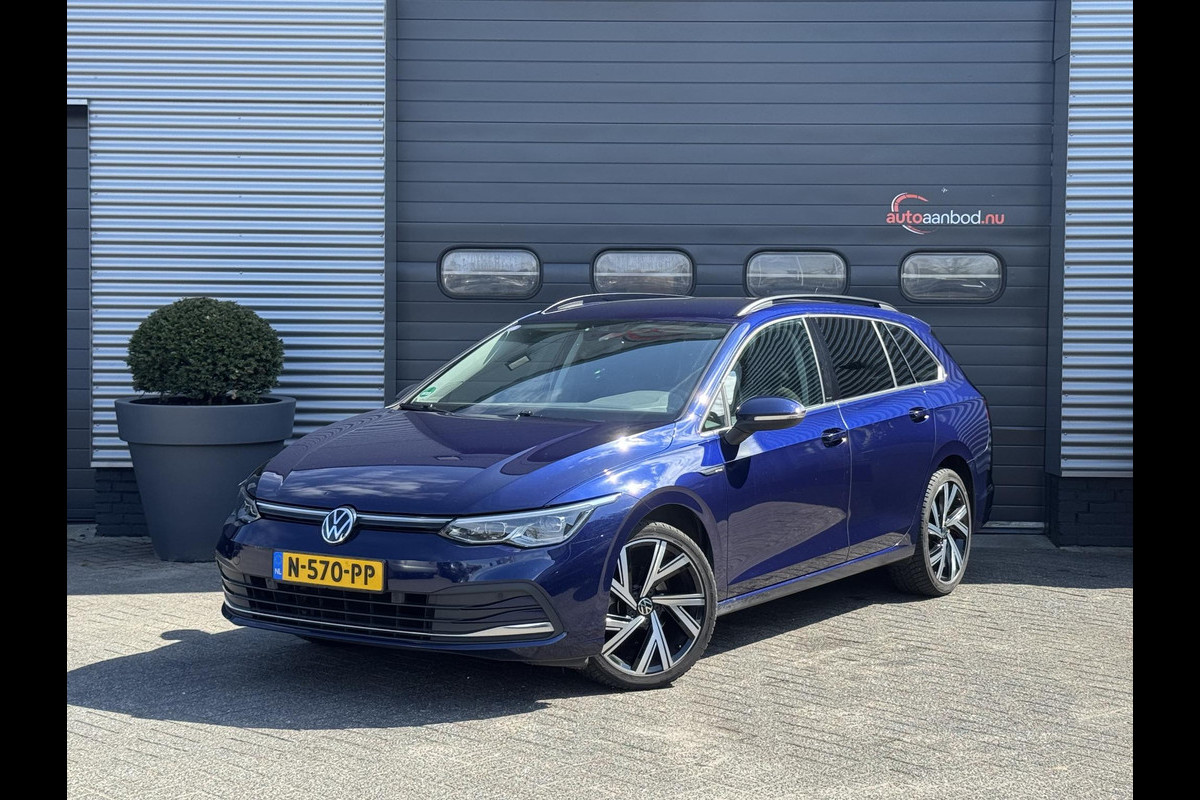 Volkswagen Golf Variant 1.5 eTSI R-Line | Navigatie | Camera | DAB | Trekhaak |