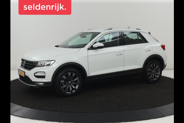 Volkswagen T-Roc 1.0 TSI Style Business | Trekhaak | Camera | Adaptive cruise | Carplay | Navigatie | Side Assist | Climate control | DAB | Parkeerhulp | Bluetooth