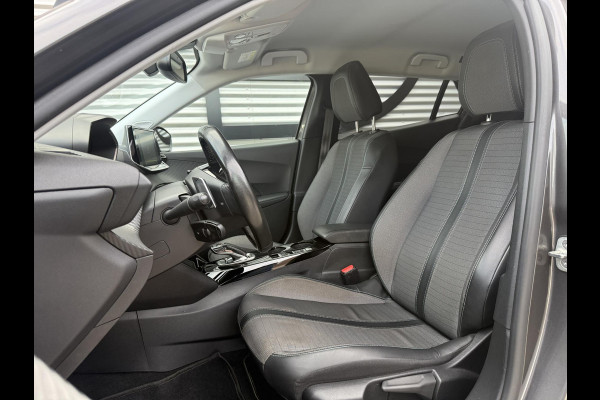 Peugeot 2008 1.2 PureTech Allure Pack 1e Eigenaar|Navi|Carplay|Camera|Trekhaak|Clima|Cruise|LED Koplampen|D-riem v.v.|N.A.P|APK tot 07-2027