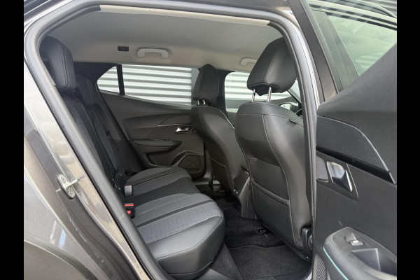 Peugeot 2008 1.2 PureTech Allure Pack 1e Eigenaar|Navi|Carplay|Camera|Trekhaak|Clima|Cruise|LED Koplampen|D-riem v.v.|N.A.P|APK tot 07-2027