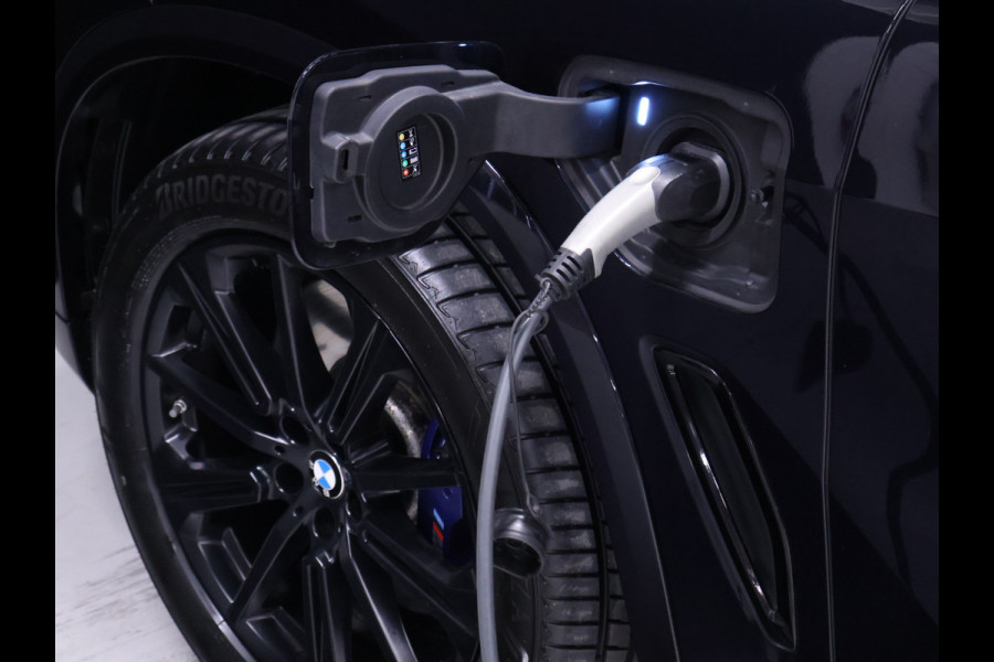 BMW X5 xDrive45e M Sport FULL OPTION [PANODAK SKYLOUNGE, LASER, BOWER&WILKINS, MASSAGE, STOELVERWARMING&VENTILATIE, TREKHAAK, NIEUWSTAAT]