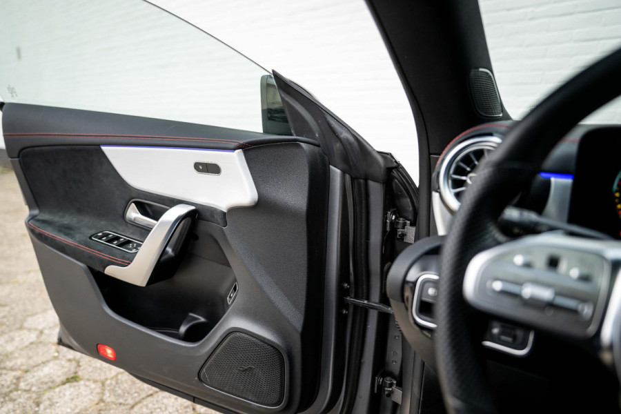 Mercedes-Benz CLA-Klasse Shooting Brake 250 e AMG ACC HuD Panorama Multibeam 94% SOH