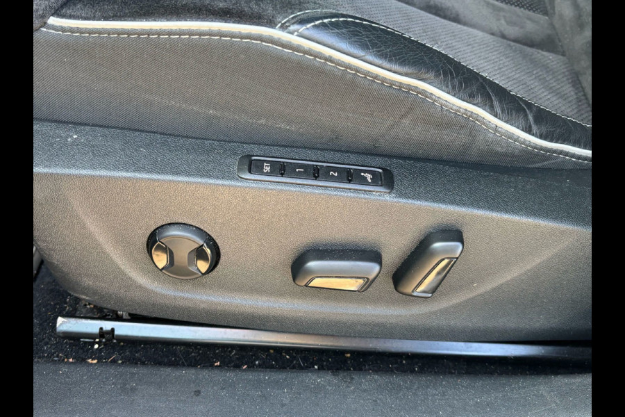 Škoda ENYAQ iV 80 Sportline / Full option! / Trekhaak / Panoramadak / 360Camera / Head-up / Leder&Alcantara / 21'' / CarPlay / Stoelverwarming 4x / Dodehoek / DAB / ACC / Warmtepomp / Zonescherm Zijruiten