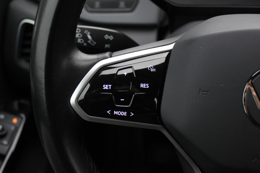 Volkswagen ID.3 Pure 45 kWh / CarPlay / Parkeerhulp V+A / 18'' / Stuur+Stoelverwarming / DAB / ACC / Warmtepomp