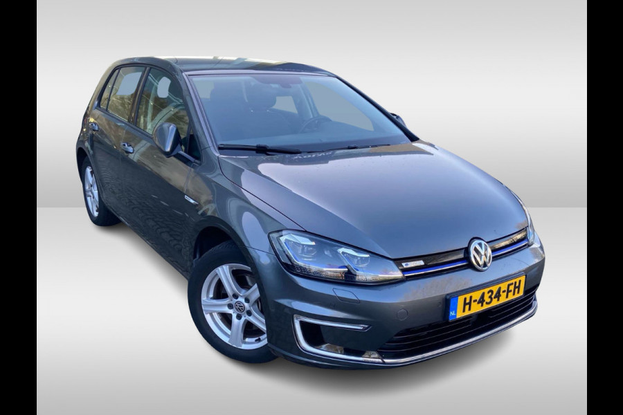 Volkswagen e-Golf e-Golf / Warmtepomp / Camera / Virtual Cockpit / Navigatie / 16'' / DAB / Stoelverwarming / ACC / CarPlay