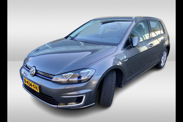 Volkswagen e-Golf e-Golf / Warmtepomp / Camera / Virtual Cockpit / Navigatie / 16'' / DAB / Stoelverwarming / ACC / CarPlay