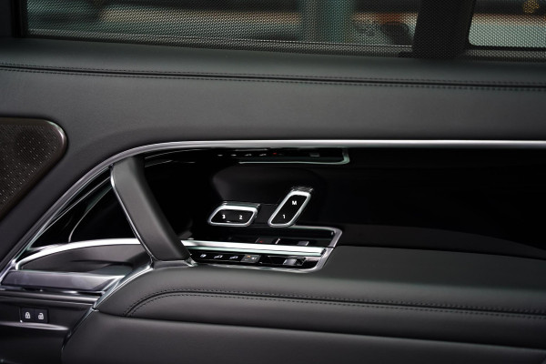 Land Rover Range Rover P 530 V 8 Autobiography / MY 2026 / Executive Class Rear Seats
