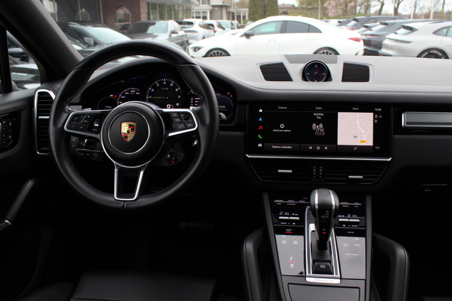 Porsche Cayenne Coupé 3.0 E-Hybrid Platinum Edition / Panoramadak / 360Camera / Luchtvering / 21'' / Sfeerverlichting / Sportchrono / Bose / Keyless / Sportuitlaat / Dodehoek / DAB / Stoelverwarming / ACC
