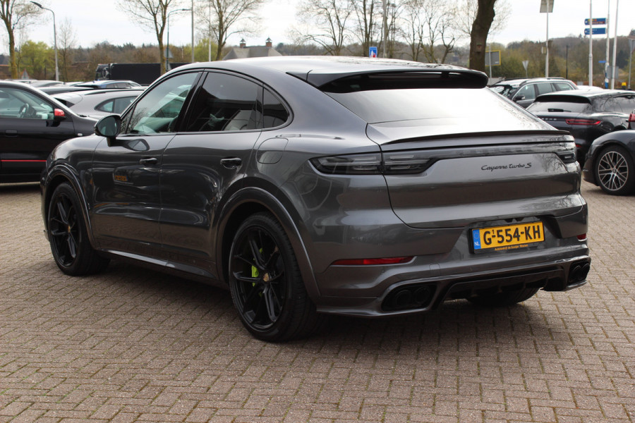 Porsche Cayenne Coupé 4.0 Turbo S E-Hybrid 680pk / TechArt / Trekhaak / Panoramadak / 360Camera / Head-up / Achterasbesturing / Keyless / Burmester / Softclose / Adaptieve Stoelen / 21'' / Cabron intr. / Luchtvering / Sportdesign+Chrono /